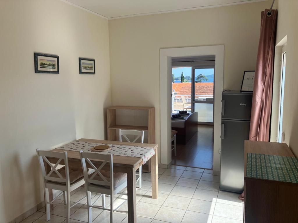 אורביץ Apartmani Fani 2 Min Walking From Sea מראה חיצוני תמונה