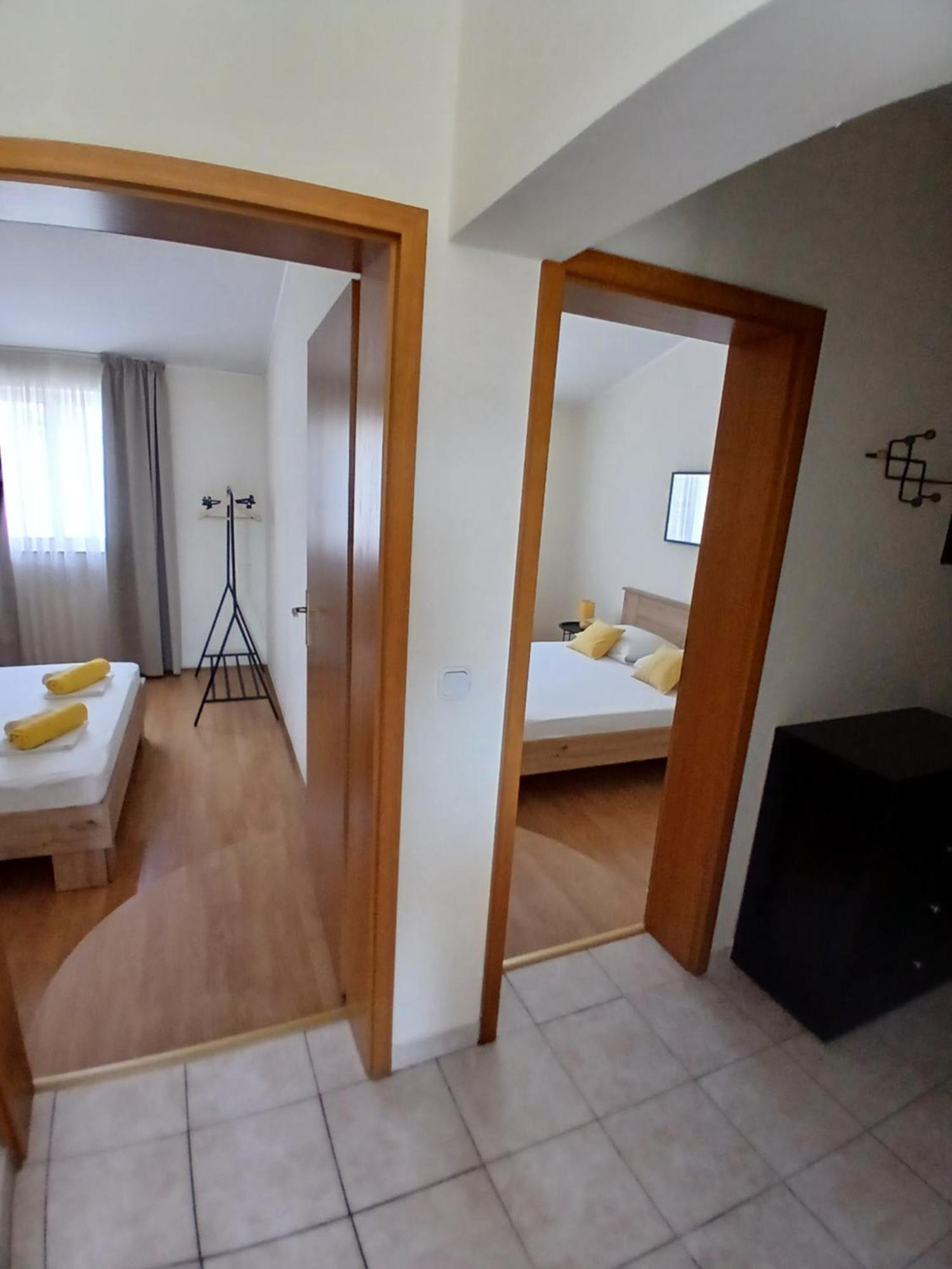 אורביץ Apartmani Fani 2 Min Walking From Sea מראה חיצוני תמונה
